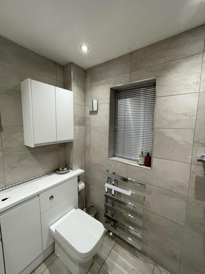Riverside 2 Bedroom Townhouse With Car Charger Abergavenny Buitenkant foto