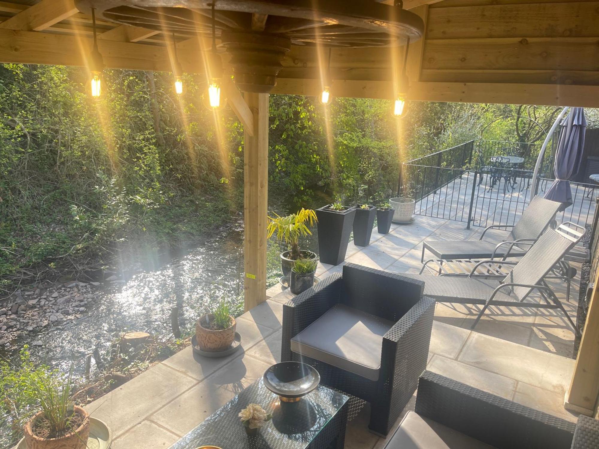Riverside 2 Bedroom Townhouse With Car Charger Abergavenny Buitenkant foto